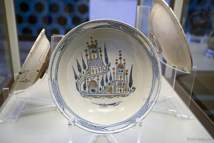 Тарелка с изображением мечети