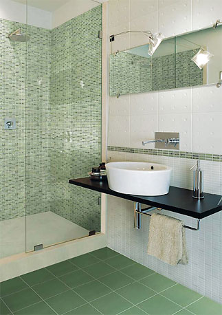 Интерьер ванной комнаты с мозаикой