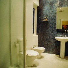 Черно-белый вариант дизайна ванной комнаты