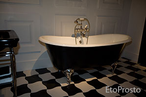 Черная ванна в классическом стиле от Devon & Devon
