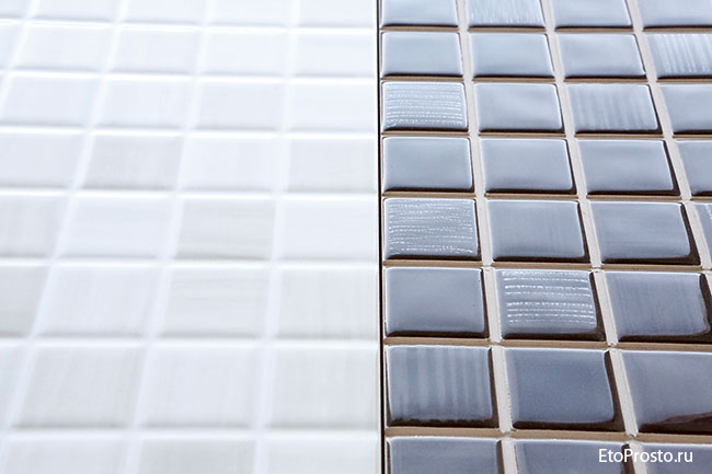 Фотография плитки под мозаику двух видов: с прорезями и без