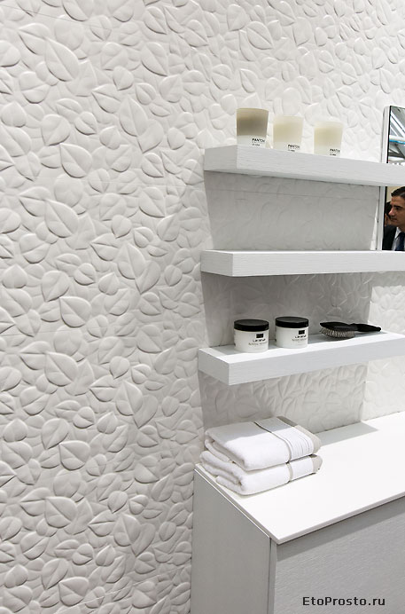 Трехмерная плитка Porcelanosa. Фотография с выставки Cersaie 2012